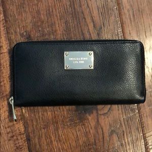 Black Michael Kors leather wallet